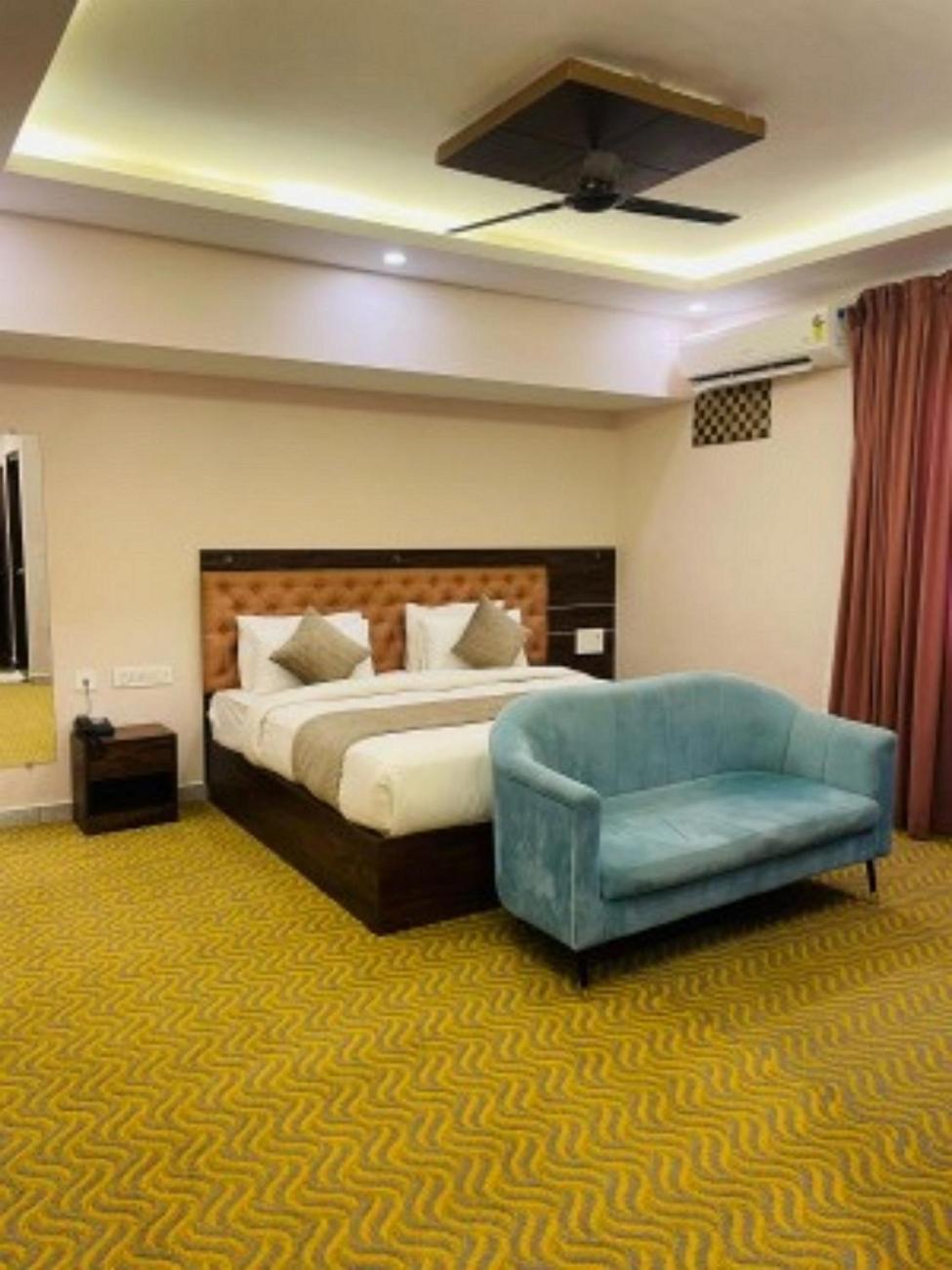 Vovo Hotels Yelahanka Exterior foto